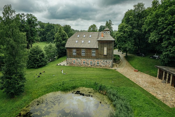 Zvanu ansambļa koncerts Mujānos